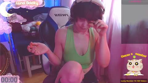 Snapshot of lunaoddity chatting on October 2025 12:35:02 PM Luna online show from October 2025 12:35:02 PM