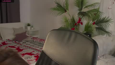 Snapshot of lunaolivia_ chatting on February 2026 01:20:01 PM lunaolivia_ online show from February 2026 01:20:01 PM