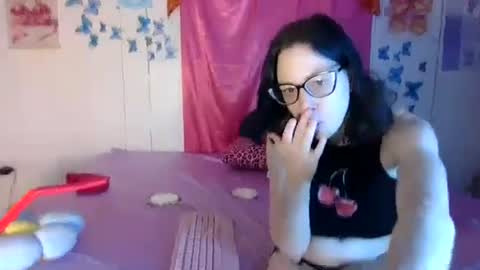 lunaquinn45 online show from December 2025 09:22:02 PM