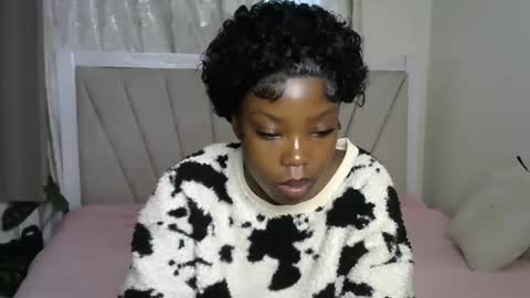 Snapshot of lunar_chocolate000 chatting on February 2026 05:08:02 AM Smiley online show from February 2026 05:08:02 AM