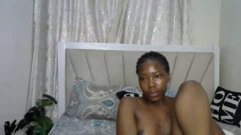 Snapshot of lunar_chocolate000 chatting on April 2026 01:31:01 PM Smiley online show from April 2026 01:31:01 PM