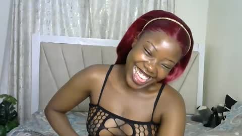 Snapshot of lunar_chocolate000 chatting on April 2026 07:08:01 PM Smiley online show from April 2026 07:08:01 PM