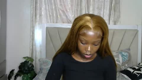 Snapshot of lunar_chocolate000 chatting on April 2026 09:47:01 AM Smiley online show from April 2026 09:47:01 AM