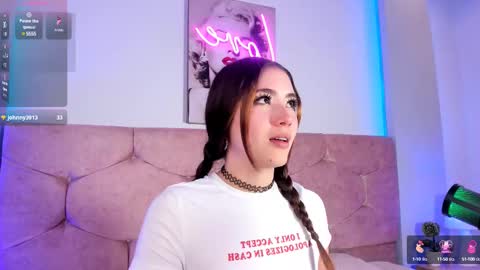 Luna  online show from February 2025 10:04:02 PM