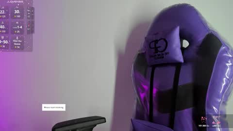 Luna  online show from October 2025 03:11:01 PM