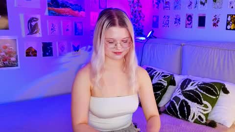 Snapshot of lunariafox chatting on April 2026 02:50:01 PM lunariafox online show from April 2026 02:50:01 PM