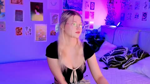 Snapshot of lunariafox chatting on April 2026 02:55:02 PM lunariafox online show from April 2026 02:55:02 PM