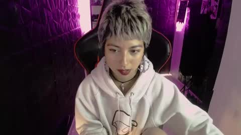 lunarichy online show from February 2026 07:44:02 PM