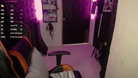 lunarichy online show from February 2026 08:42:02 PM