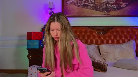 Snapshot of lunarishi chatting on December 2025 06:06:01 AM Luna Rishi online show from December 2025 06:06:01 AM