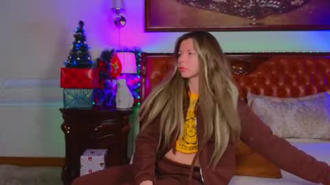 Luna Rishi online show from December 2025 06:20:01 AM