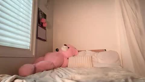 lunarose17 online show from March 2026 11:43:01 PM