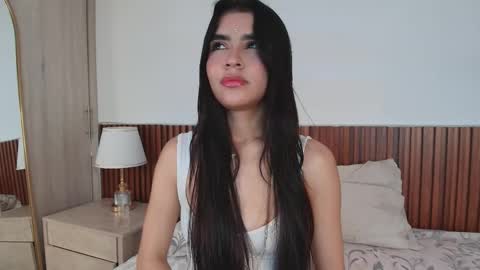 Luna Rousse online show from April 2026 03:33:02 AM