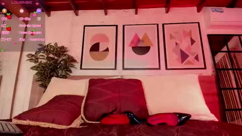 Snapshot of lunaruso chatting on January 2026 08:47:01 PM Luna Ruso online show from January 2026 08:47:01 PM