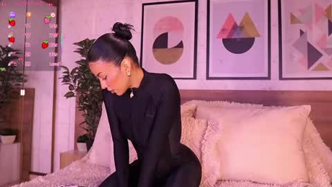 Snapshot of lunaruso chatting on March 2026 08:25:02 PM Luna Ruso online show from March 2026 08:25:02 PM
