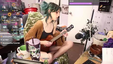 Snapshot of lunasparkles chatting on February 2025 08:46:01 AM ..LunaSparkles. online show from February 2025 08:46:01 AM