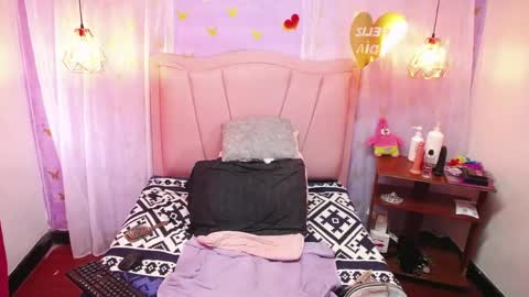 Luna online show from April 2026 02:43:01 PM