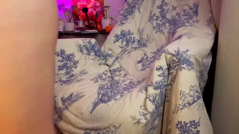 Kate online show from October 2025 08:27:02 PM