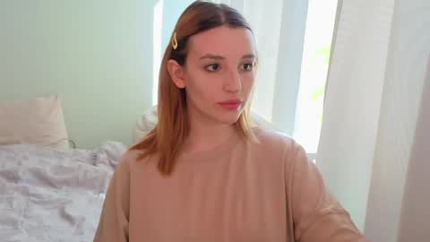 Snapshot of lunatale chatting on June 2026 01:00:02 PM Kate online show from June 2026 01:00:02 PM