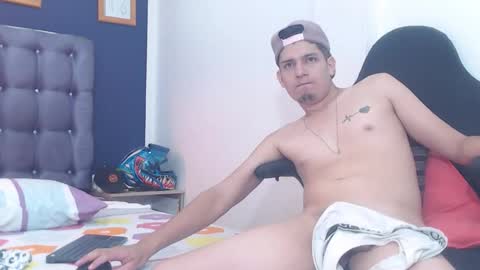 lunatico_x online show from October 2025 10:49:01 AM