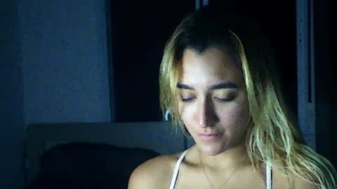 Snapshot of lunavelvvet chatting on July 2026 12:18:01 AM lunavelvvet online show from July 2026 12:18:01 AM