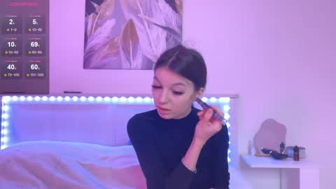 Snapshot of lunavine chatting on December 2025 09:51:01 AM Veronica online show from December 2025 09:51:01 AM