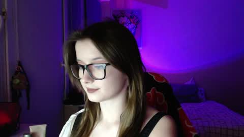 LunaXcherry online show from April 2026 06:19:02 PM