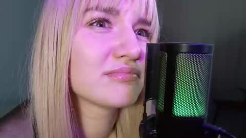 Snapshot of lunaxloverx chatting on October 2025 10:18:02 PM LunaXLoverx online show from October 2025 10:18:02 PM