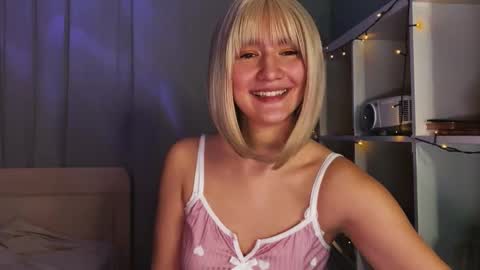 Snapshot of lunaxloverx chatting on December 2025 03:21:02 PM LunaXLoverx online show from December 2025 03:21:02 PM