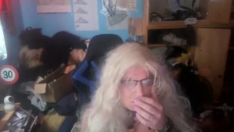 Snapshot of lunaxxxx97 chatting on June 2026 12:55:02 PM LunaXXX online show from June 2026 12:55:02 PM