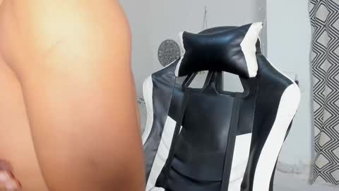 Snapshot of lunay_bigcock420 chatting on October 2025 09:21:02 AM lunay_bigcock420 online show from October 2025 09:21:02 AM