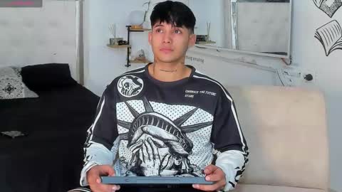 Lunay online show from November 2025 05:57:02 PM