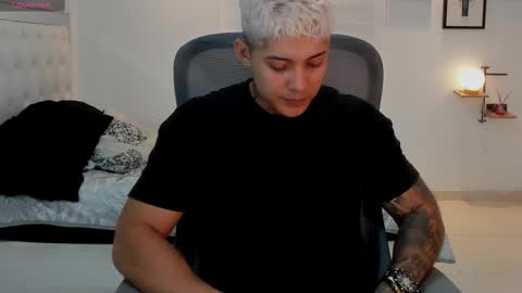 Lunay online show from February 2026 12:04:01 AM