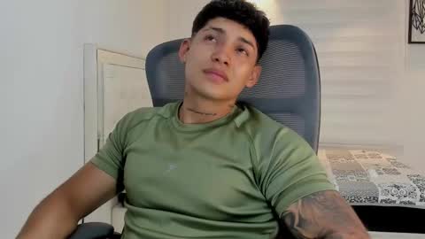 Snapshot of lunay_xtreemboy chatting on March 2026 11:22:02 PM Lunay online show from March 2026 11:22:02 PM