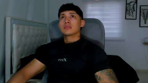 Snapshot of lunay_xtreemboy chatting on April 2026 07:51:02 PM Lunay online show from April 2026 07:51:02 PM