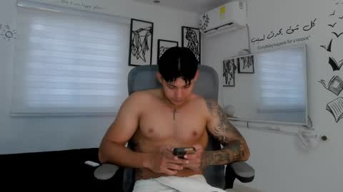 Snapshot of lunay_xtreemboy chatting on April 2026 01:49:02 PM Lunay online show from April 2026 01:49:02 PM