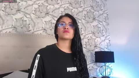 Luna and Kian online show from April 2026 03:54:02 AM