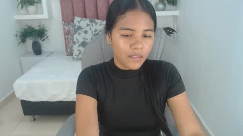 Snapshot of lunilove_ chatting on March 2026 08:02:02 PM Luni Love online show from March 2026 08:02:02 PM