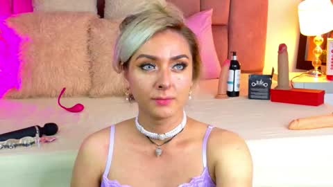 lunitadiva online show from February 2026 03:30:02 PM