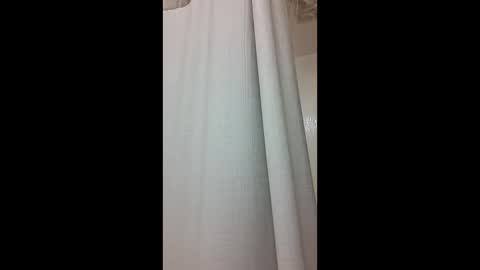 Snapshot of lunn10mcl chatting on December 2025 06:26:01 PM lunn10mcl online show from December 2025 06:26:01 PM