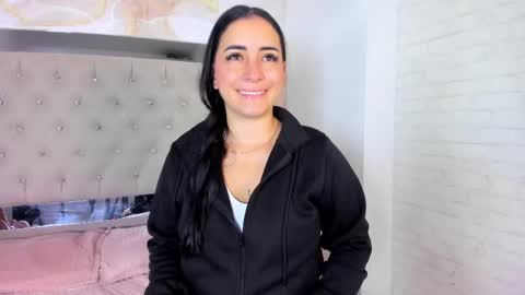 lunna__tylor online show from November 2025 03:28:02 PM