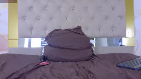 Snapshot of lunna__tylor chatting on July 2026 06:47:02 AM lunna__tylor online show from July 2026 06:47:02 AM