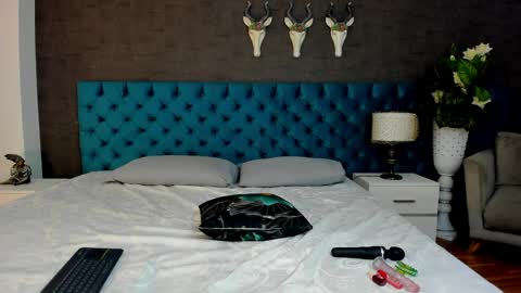 Snapshot of lunnamoretti chatting on April 2026 03:57:02 PM Luna online show from April 2026 03:57:02 PM