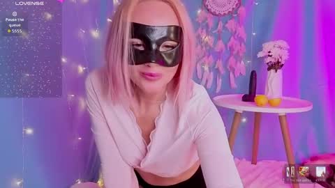 Snapshot of lunvision chatting on April 2026 03:28:02 PM My name Lun online show from April 2026 03:28:02 PM