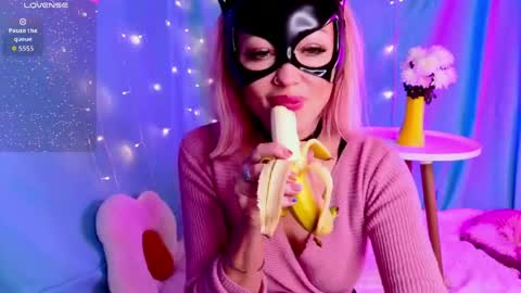 Snapshot of lunvision chatting on April 2026 04:52:02 PM My name Lun online show from April 2026 04:52:02 PM