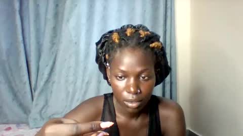 luo_queen online show from September 2025 12:38:02 PM