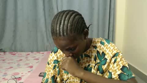 luo_queen online show from September 2025 01:44:02 PM