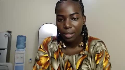 Snapshot of luo_queen chatting on March 2026 03:03:02 AM luo_queen online show from March 2026 03:03:02 AM