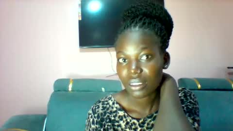 Snapshot of luo_queen chatting on April 2026 04:39:02 AM luo_queen online show from April 2026 04:39:02 AM