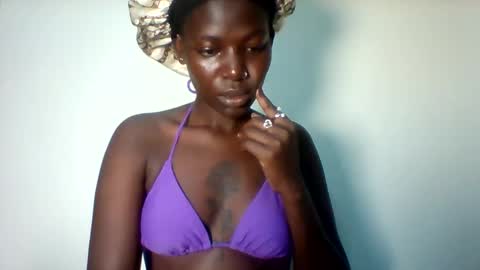 Snapshot of luo_queen chatting on April 2026 02:51:01 AM luo_queen online show from April 2026 02:51:01 AM